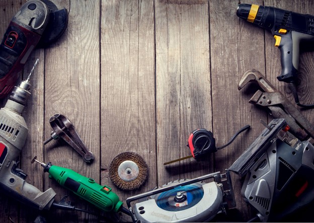 hand tools vs power tools